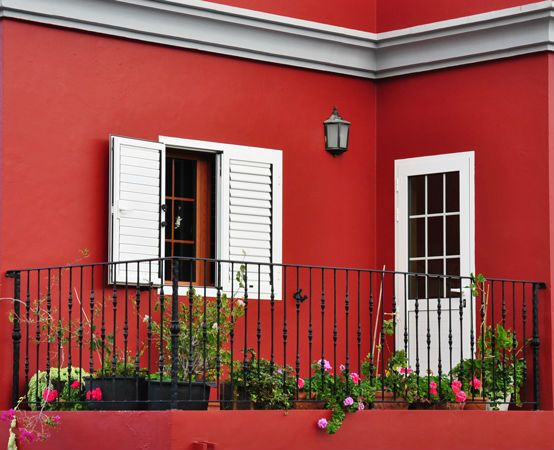 Red-Painted-house-with-exterior-paint red painted house exterior